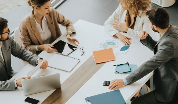 Propietarios y Directivos de Empresas Familiares ante Entornos Complicados